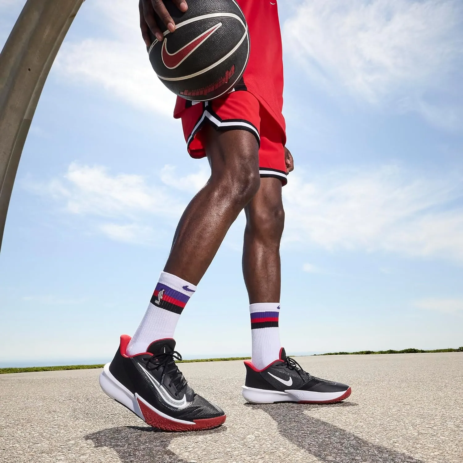 Nike Men's Basketball Shoe