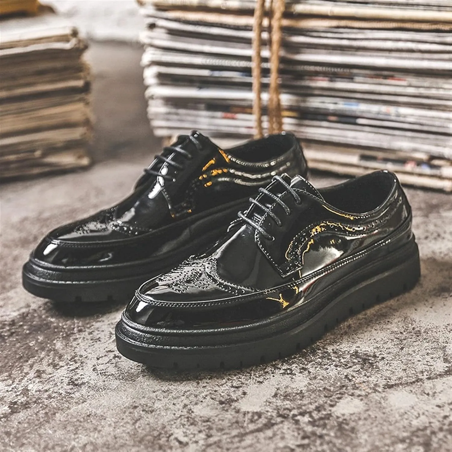 Thickened Lug Sole Oxfords for Men Lace Up Style Patent Brogue Wingtip Solid Color Block Heel Business Dress Formal Men