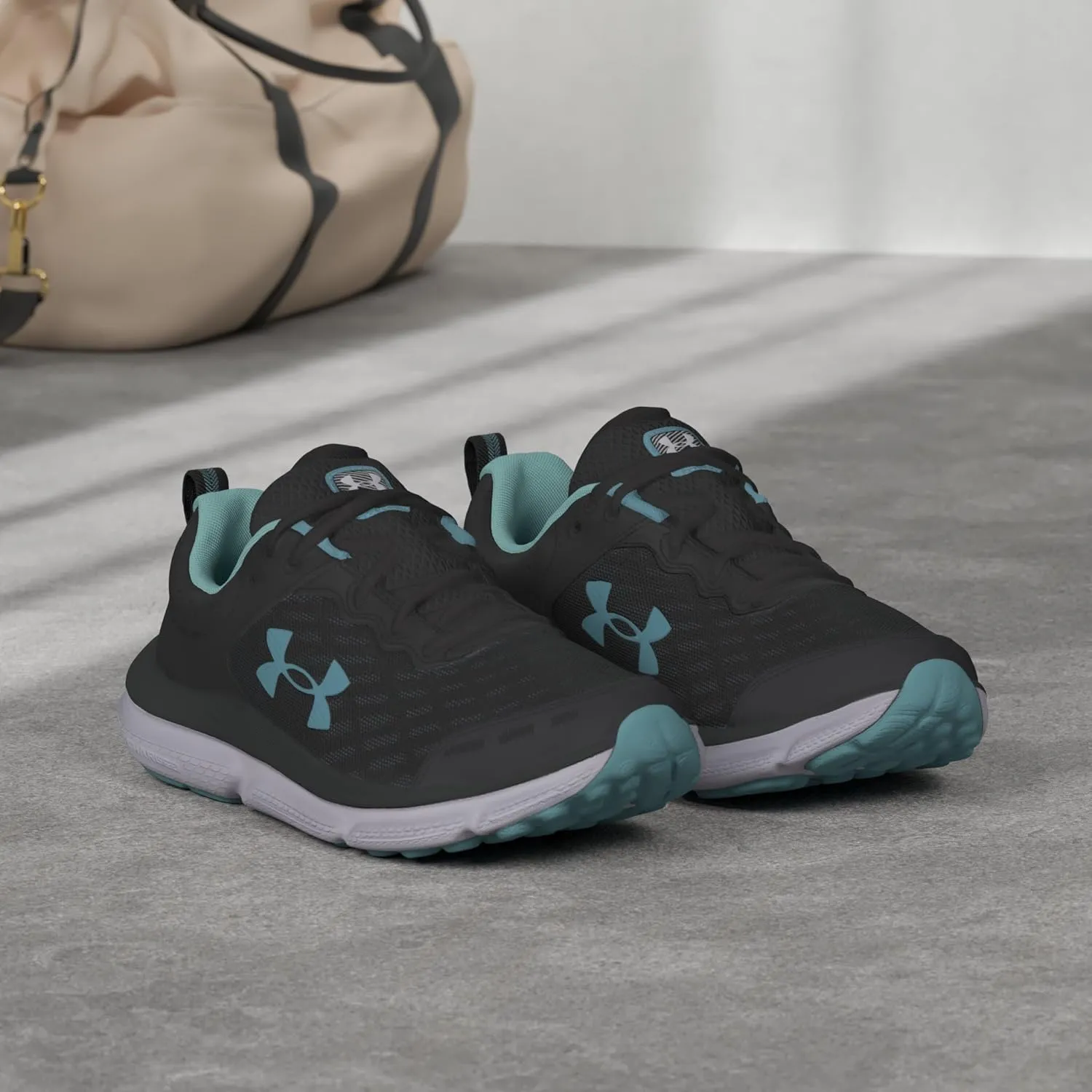 Under Armour Women's Charged Assert 10
