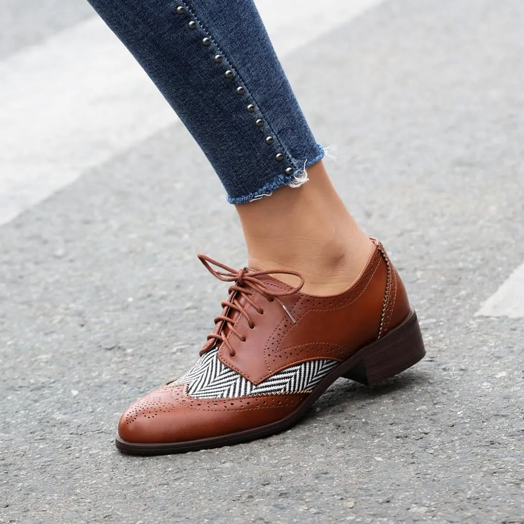 Women's Flat Low Heel Saddle Oxford Shoes Two Toned Wingtip Perforated Lace Up School Uniform Oxfords Brogues