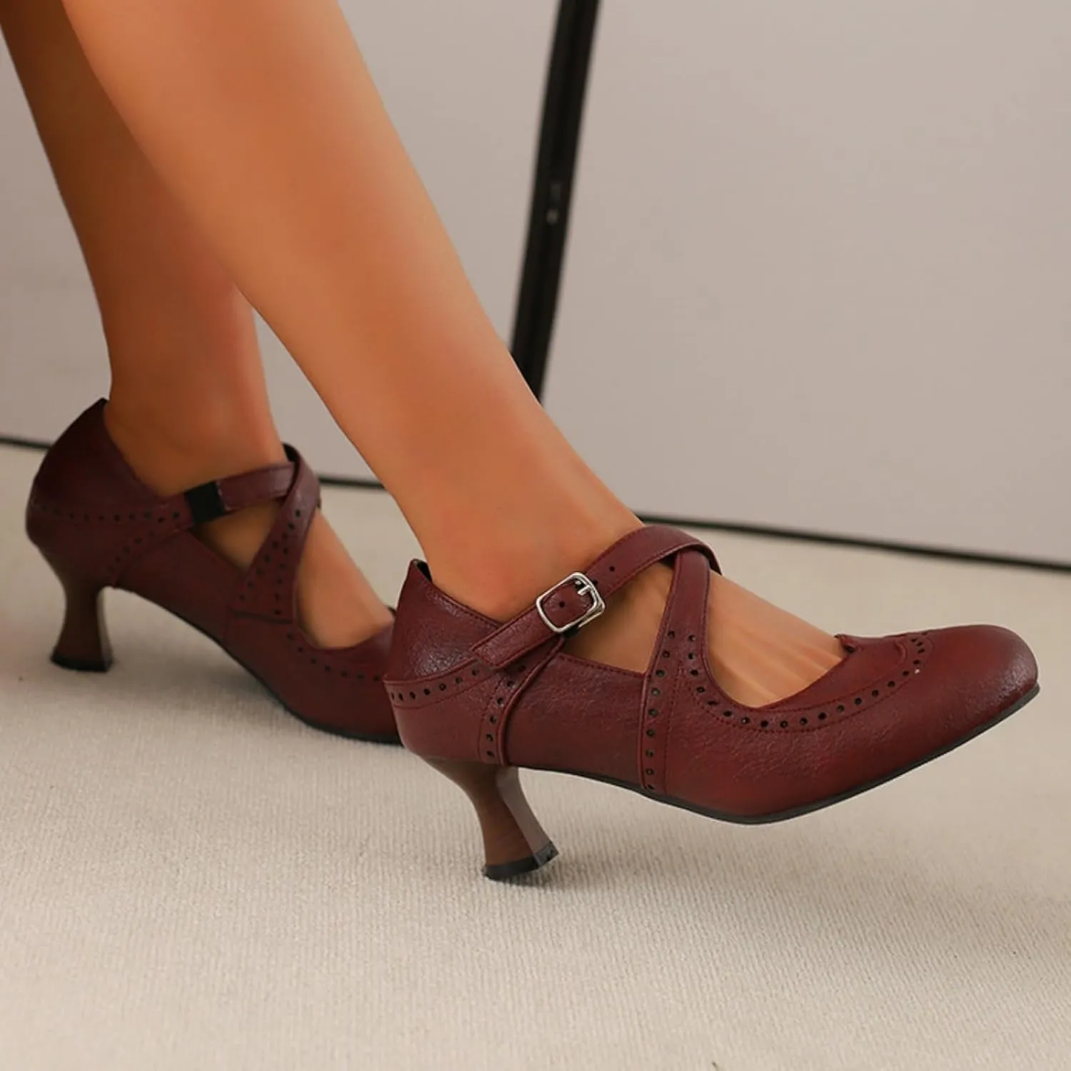 Women's Round Toe Closed Cross Ankle Strap Buckle Mary Jane Pumps Vintage Low Kitten Chunky Heels Wingtip Hollow Out Brogues Oxfords Shoes