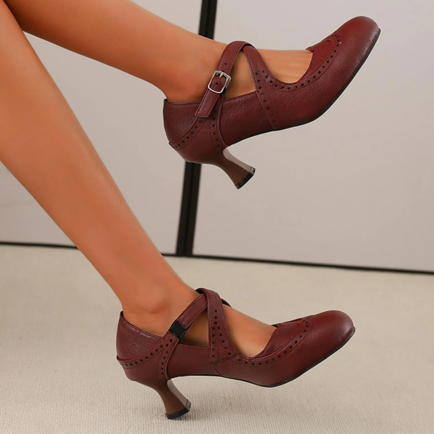 Women's Round Toe Closed Cross Ankle Strap Buckle Mary Jane Pumps Vintage Low Kitten Chunky Heels Wingtip Hollow Out Brogues Oxfords Shoes